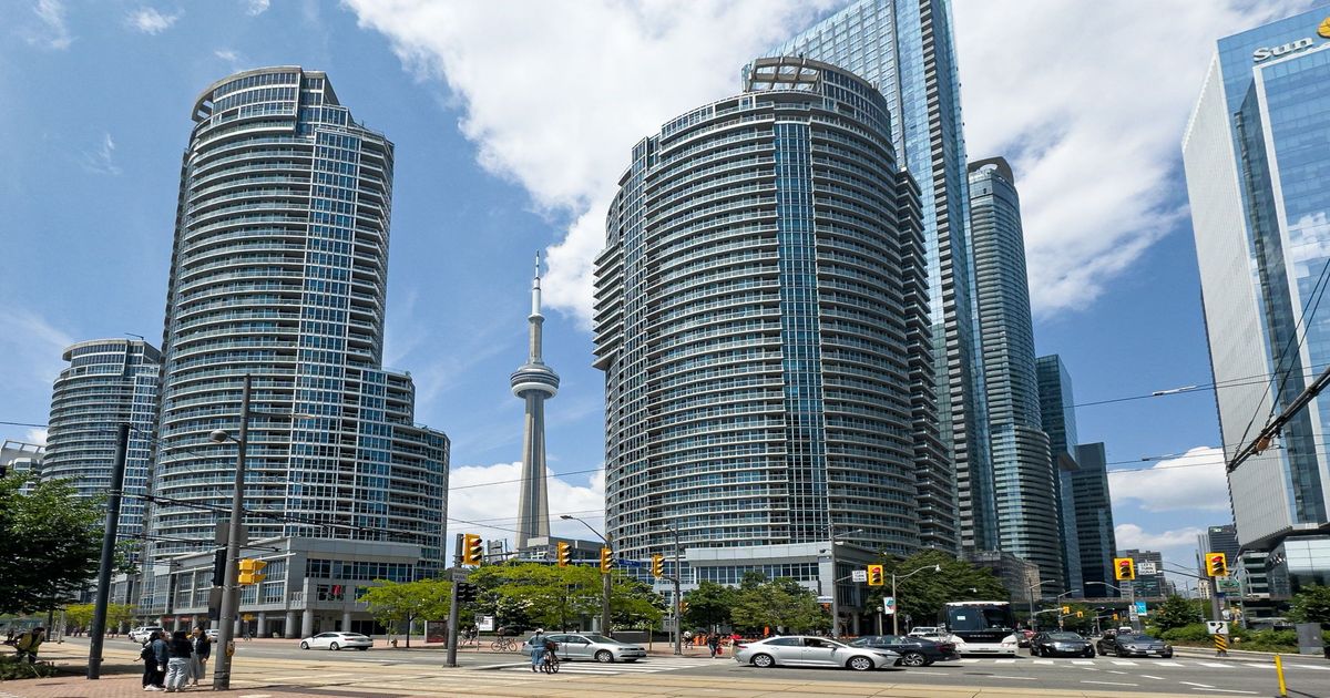 208 Queens Quay W Toronto
