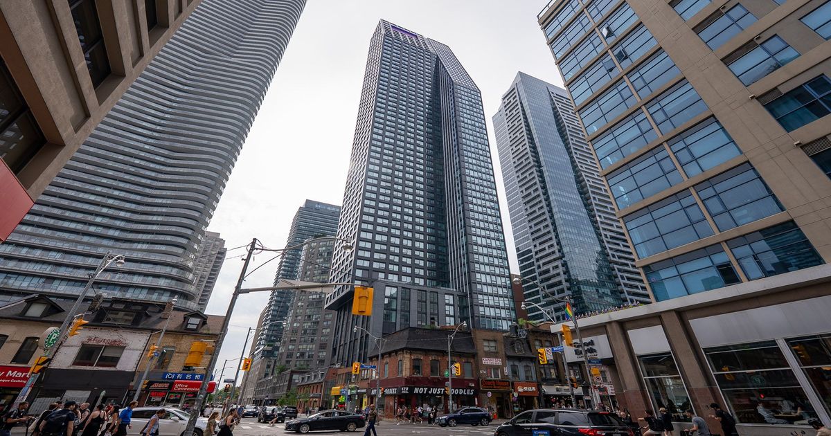 8 Wellesley Street W Toronto