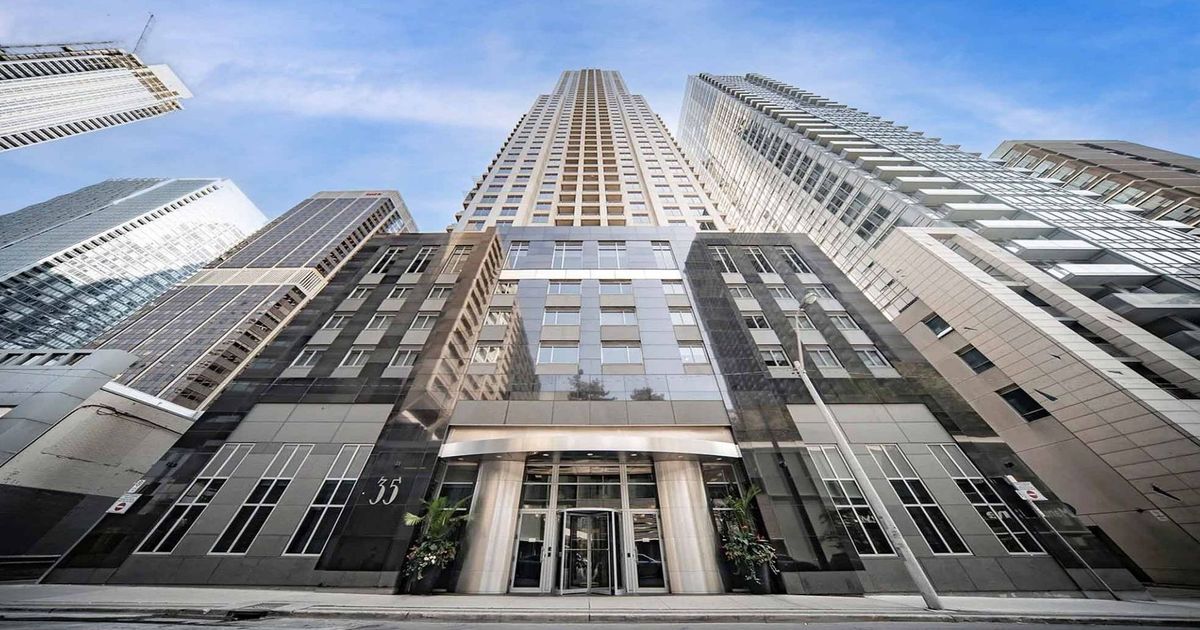 35 Balmuto Street Toronto