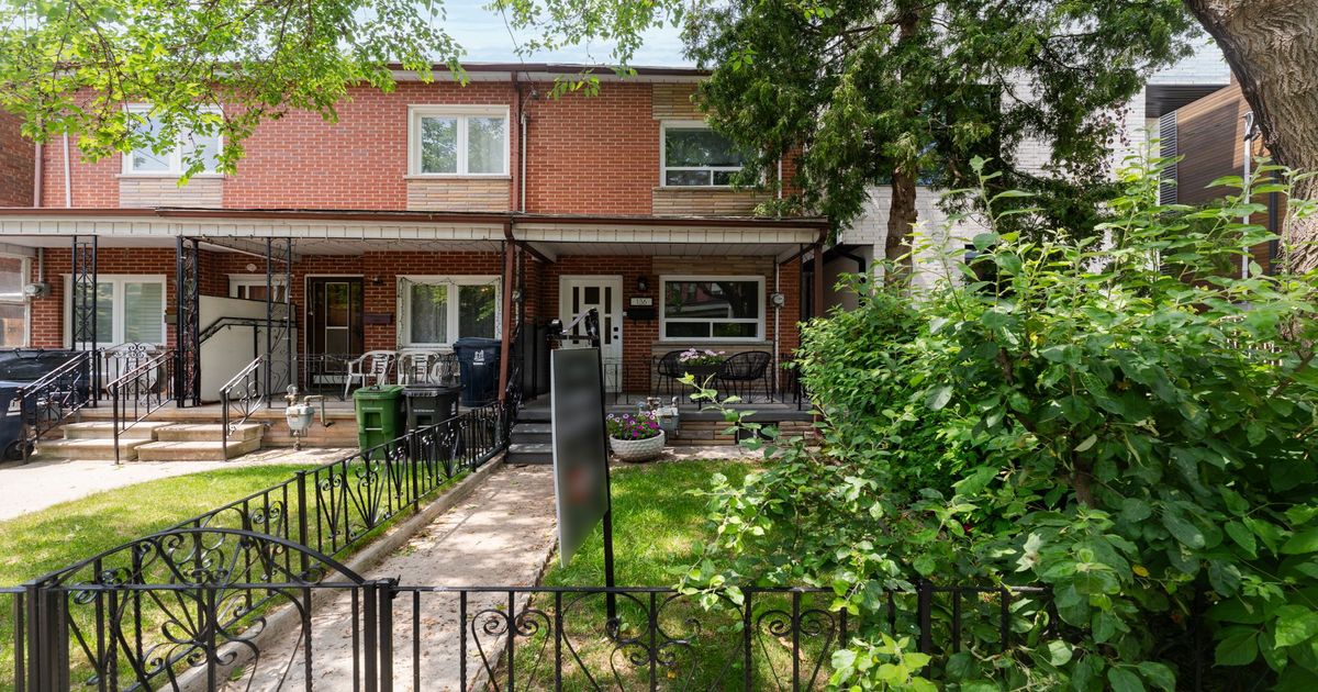 136 Montrose Avenue Toronto