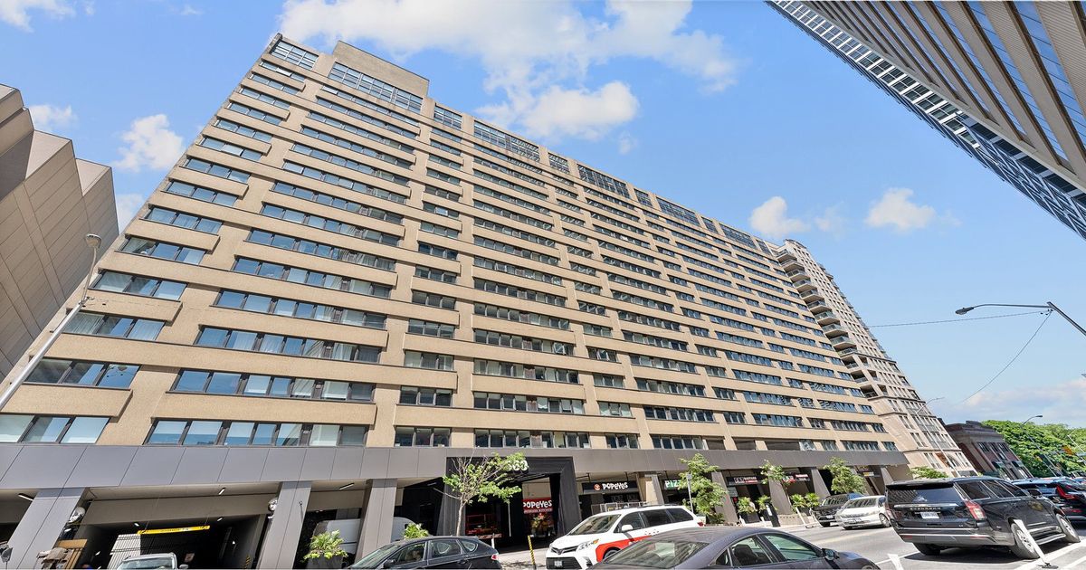 360 Bloor Street E Toronto