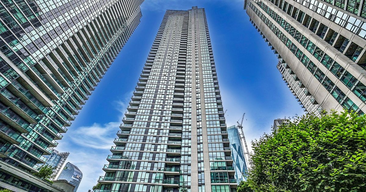 18 Harbour Street Toronto