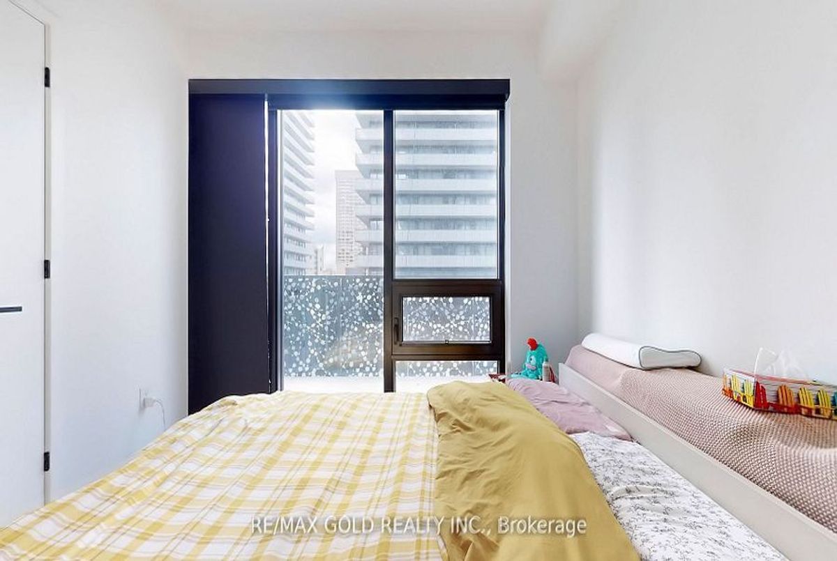 img-gallery
