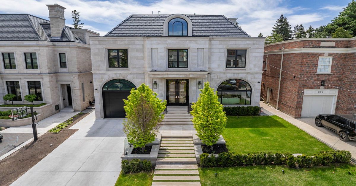 228 Dunvegan Road Toronto