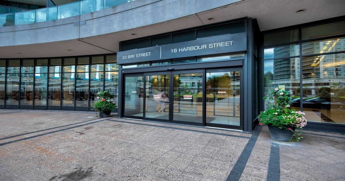18 Harbour Street Toronto