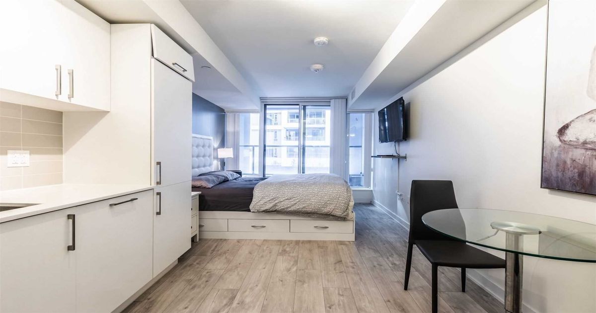 27 Bathurst Street Toronto
