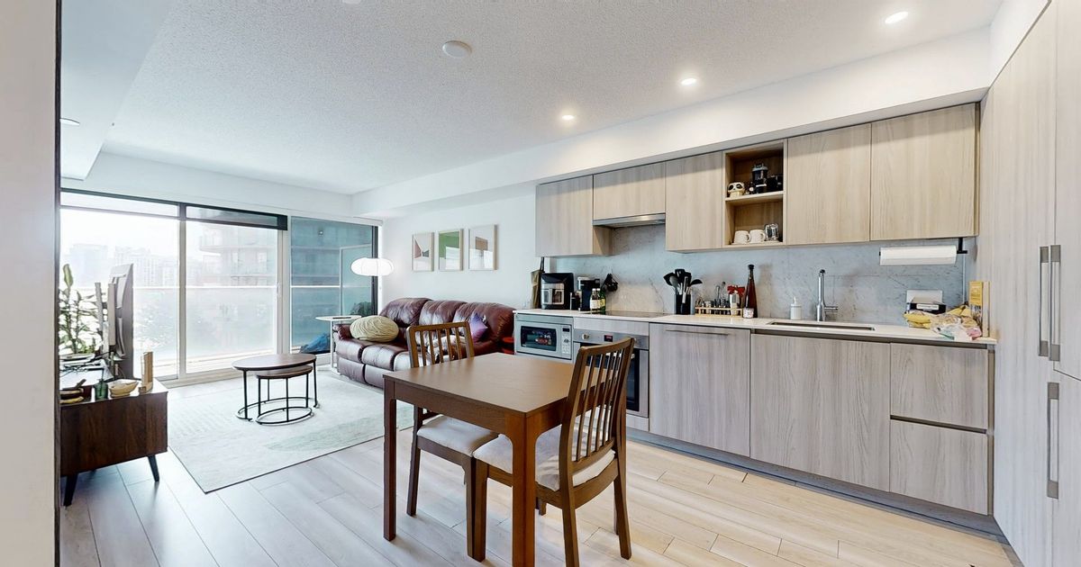 17 Bathurst Street Toronto