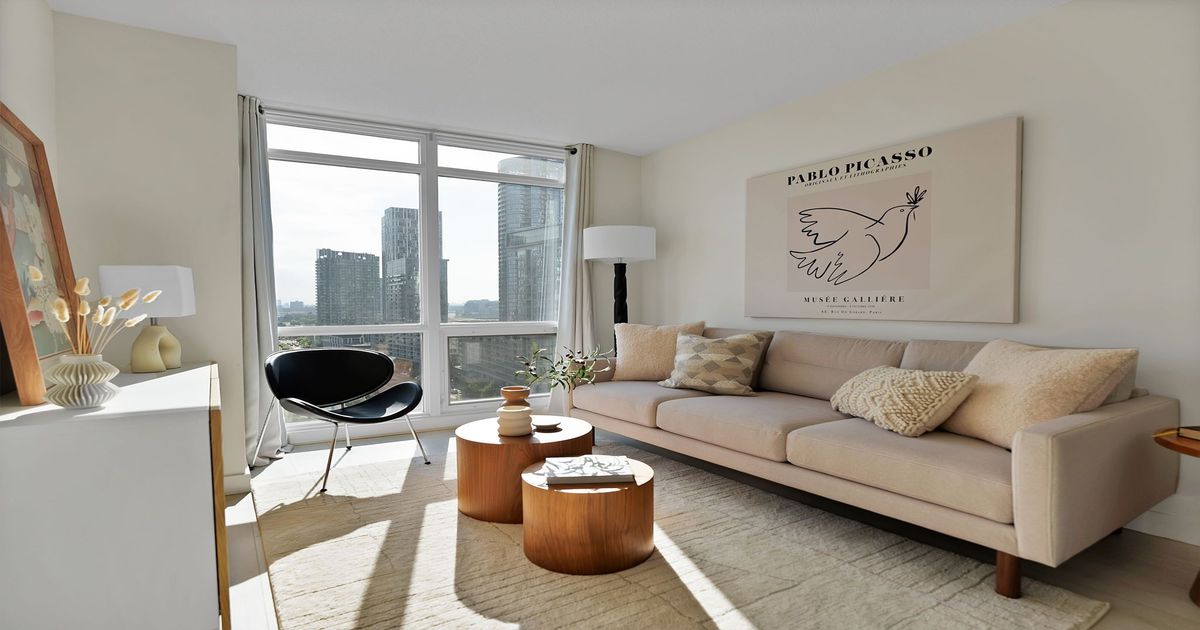 15 Fort York Boulevard Toronto