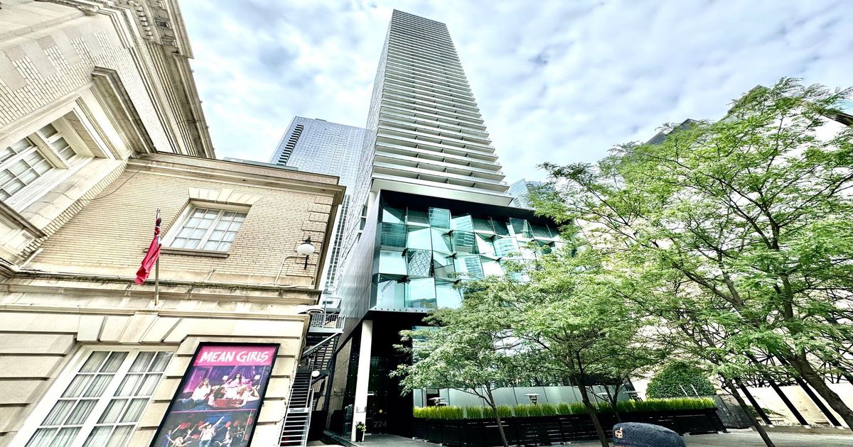 224 King Street W Toronto