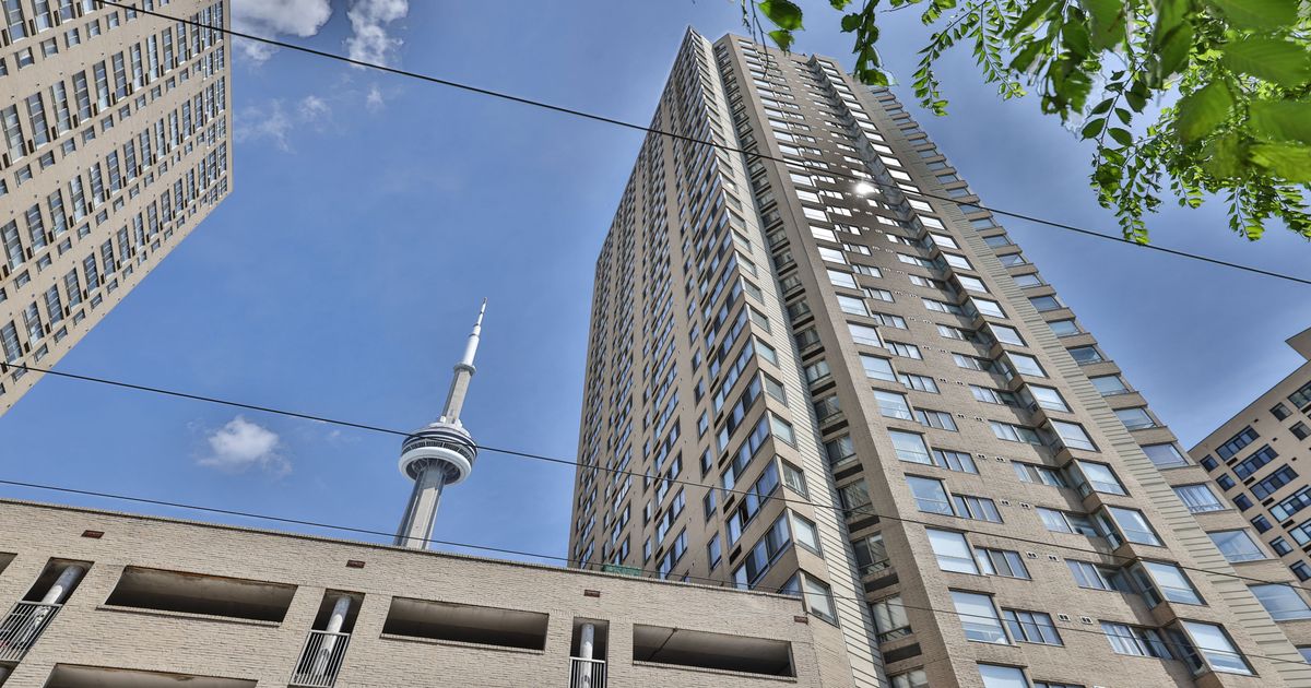 260 Queens Quay W Toronto