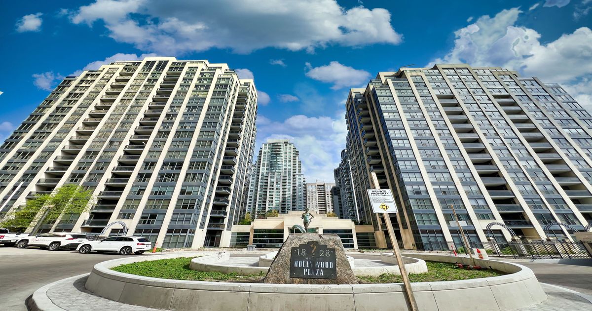 18 Hollywood Avenue Toronto