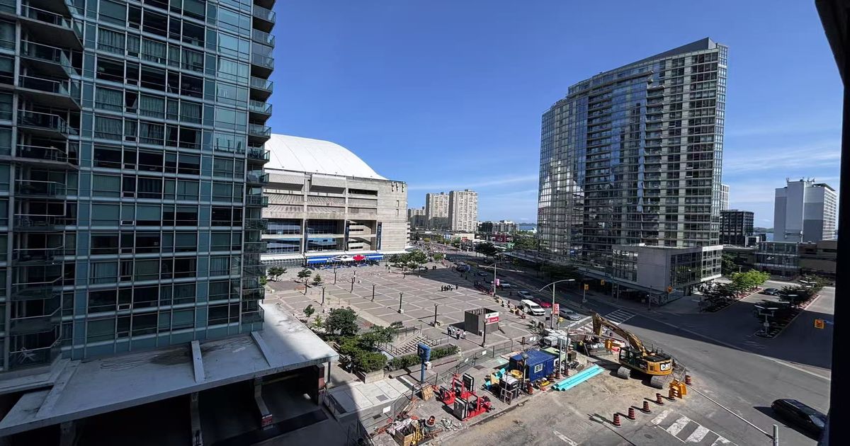 1 Concord Cityplace Way Toronto