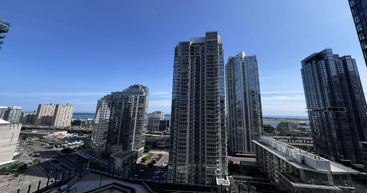 1 Concord Cityplace Way Toronto