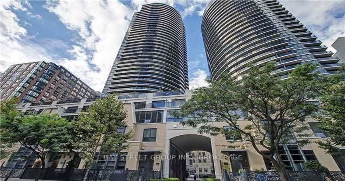21 Carlton Street Toronto