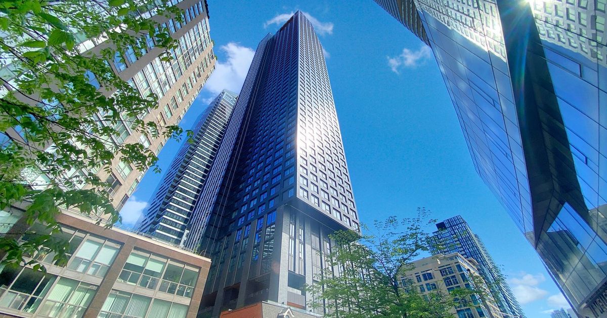 8 Wellesley Street W Toronto