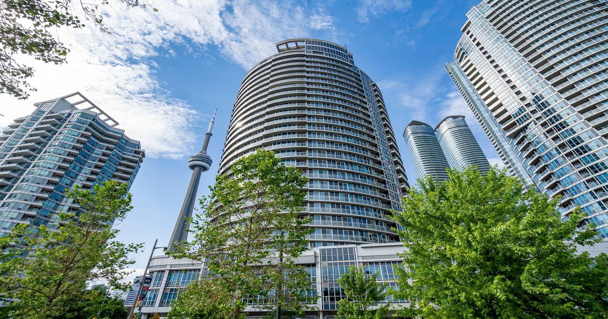 218 Queens Quay W Toronto