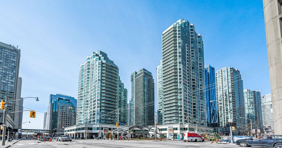 10 Queens Quay W Toronto