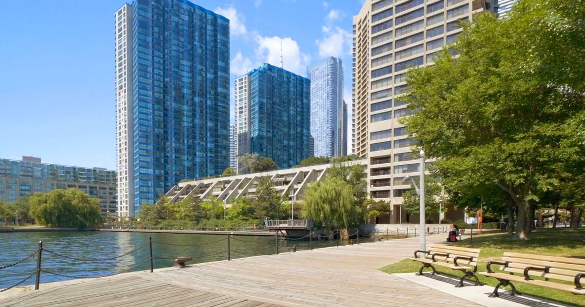 77 Harbour Square Toronto