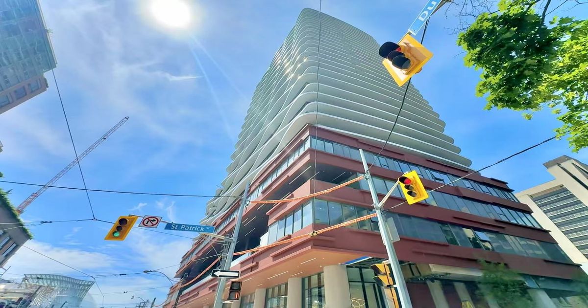 280 DUNDAS Street W Toronto