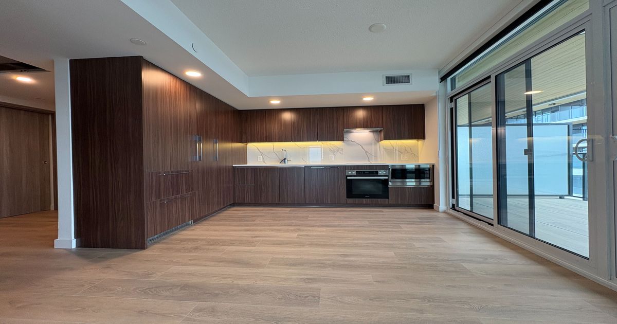 1 Concord Cityplace Way Toronto