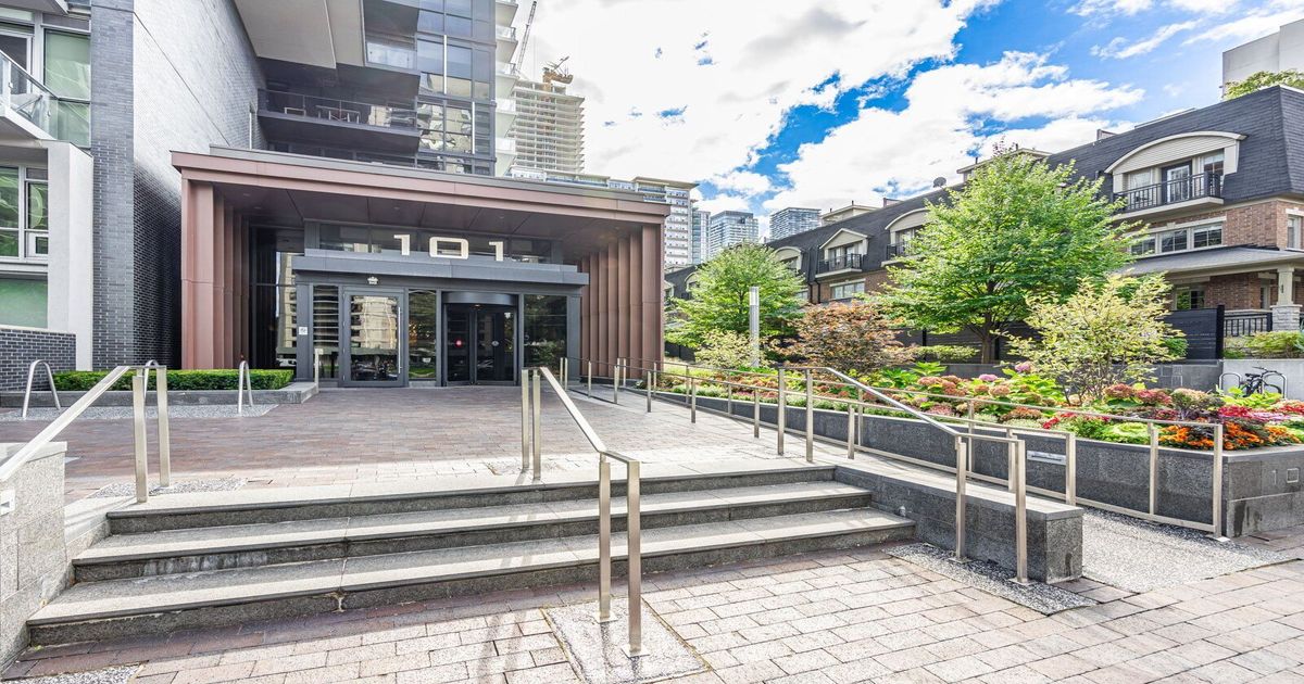 101 Erskine Avenue Toronto