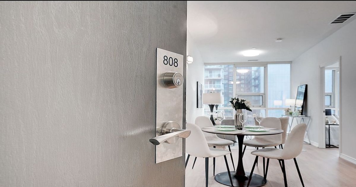 393 King Street W Toronto