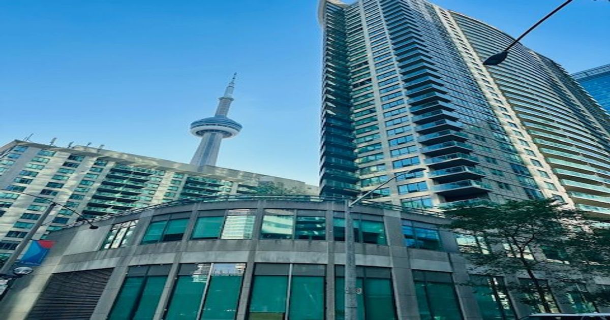 30 Grand Trunk Crescent Toronto