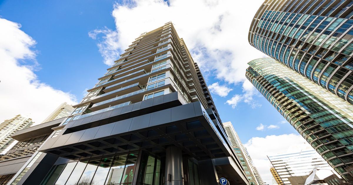 352 Front Street W Toronto
