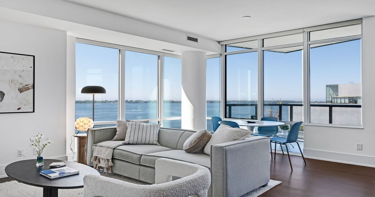 15 Merchants' Wharf N/A Toronto