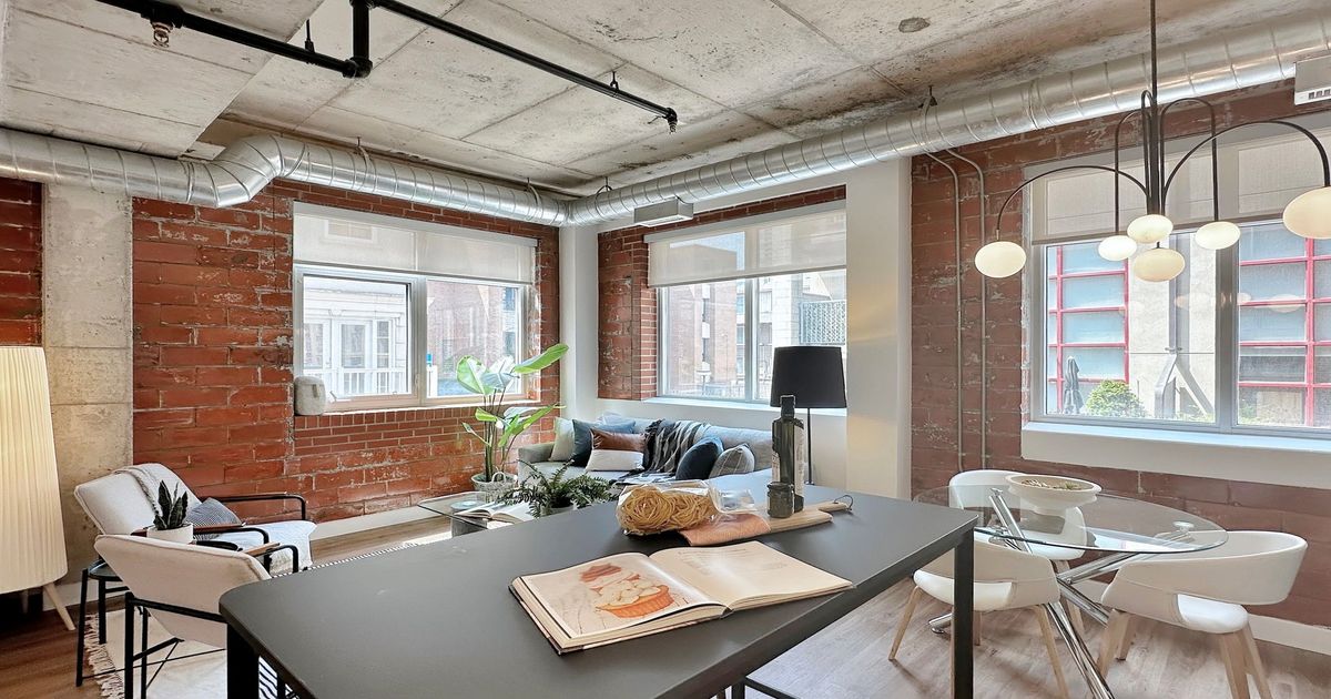 10 Wellesley Place Toronto