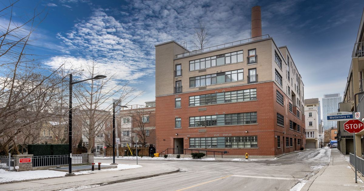 10 Wellesley Place Toronto