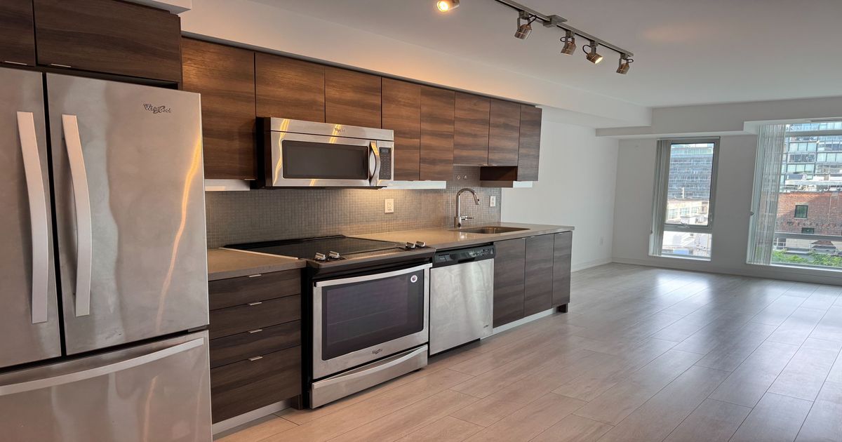 525 Adelaide Street W Toronto