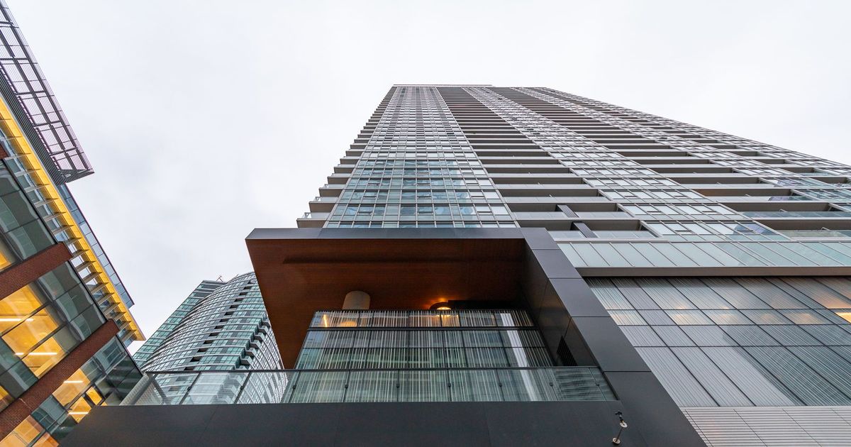 19 Bathurst Street Toronto