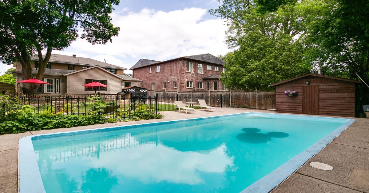 11 Urbandale Avenue Toronto