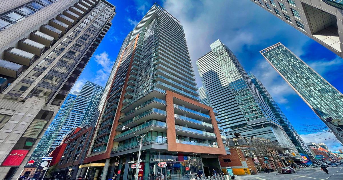 8 mercer Street Toronto