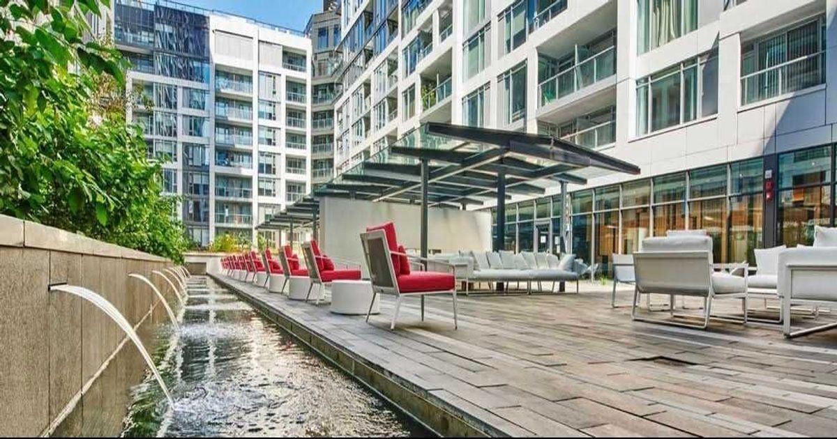 27 Bathurst Street Toronto