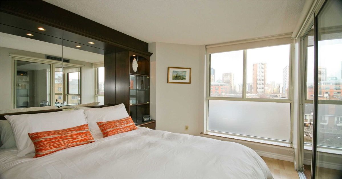 1055 Bay Street Toronto