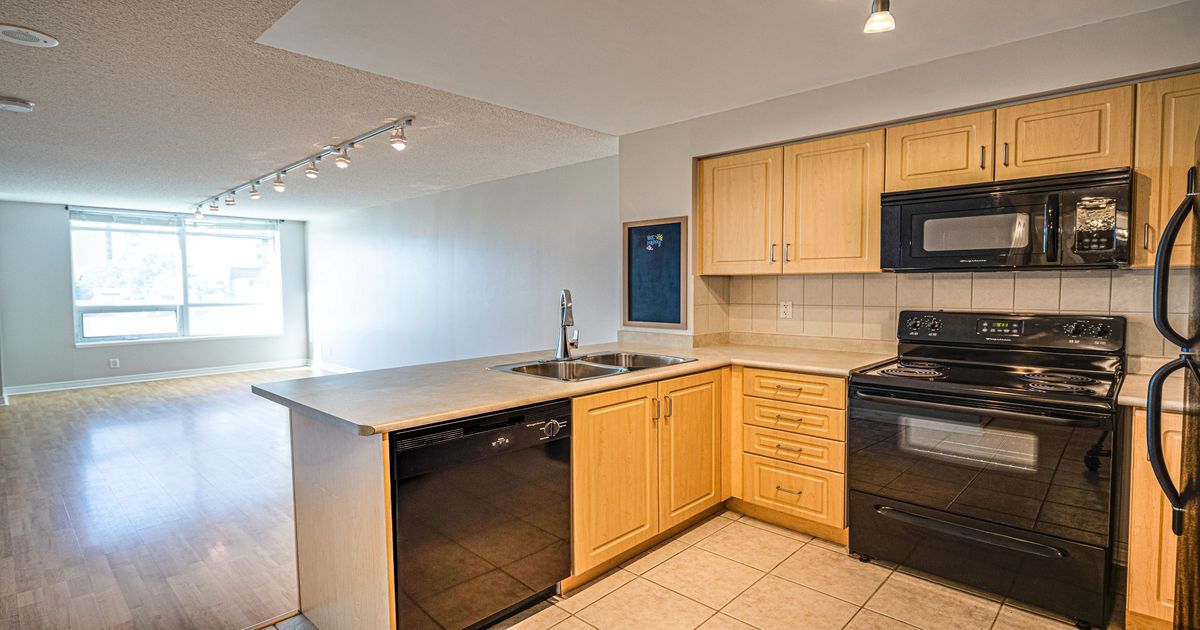 212 Eglinton Avenue Toronto