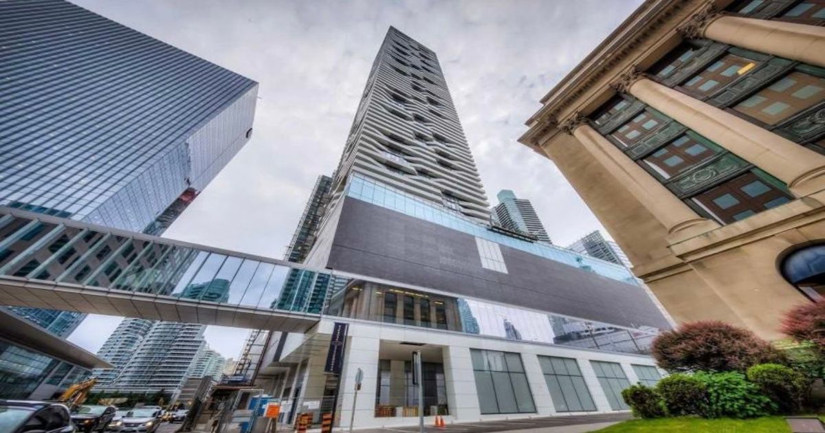 100 Harbour Street Toronto