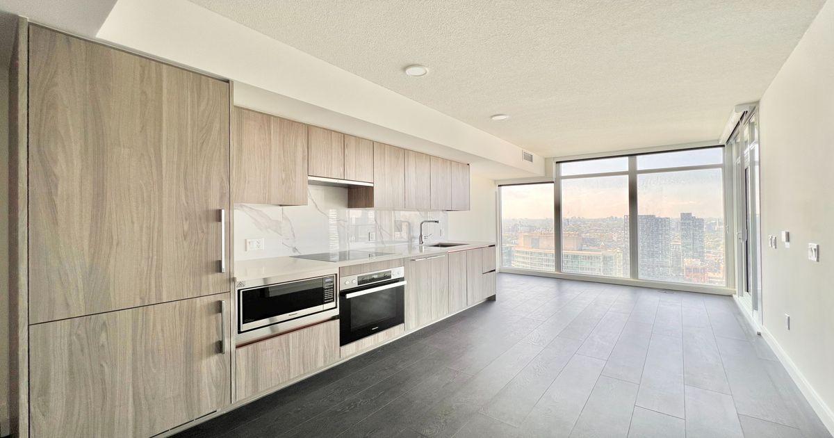 1 Concord Cityplace Way Toronto