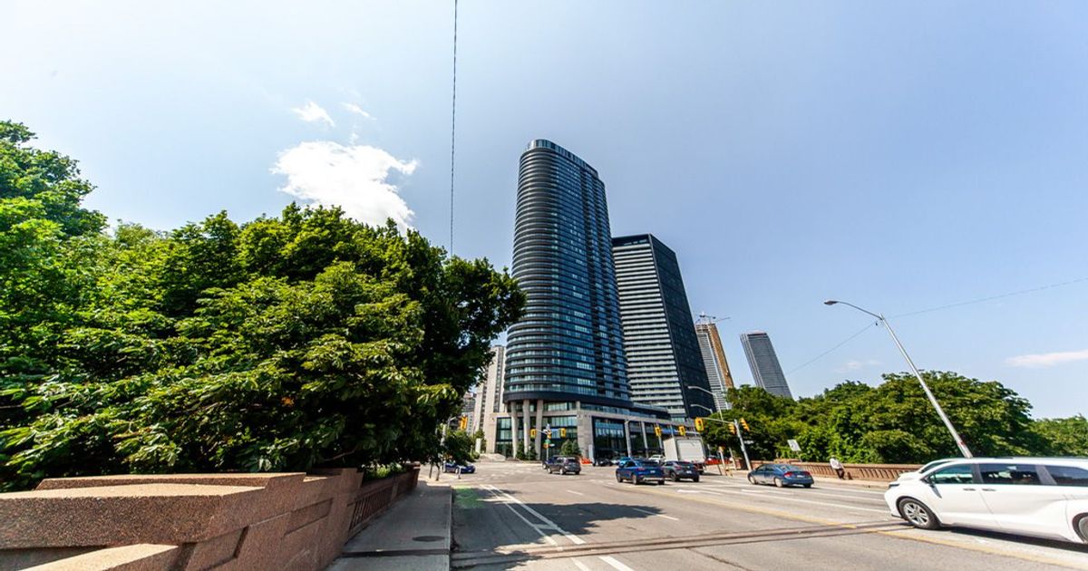 585 Bloor Street E Toronto