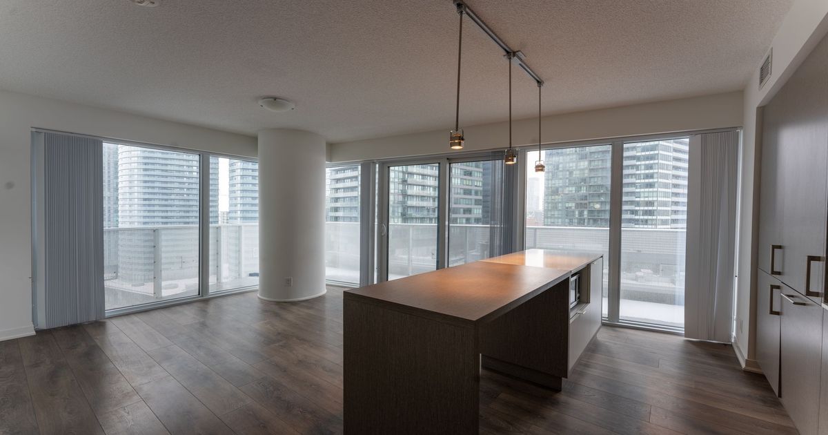 100 Harbour Street Toronto