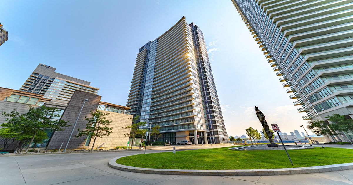121 Mcmahon Drive Toronto