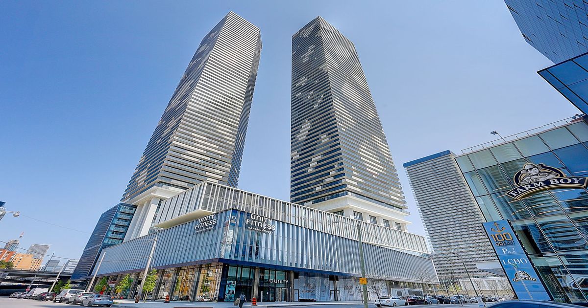 55 cooper Street Toronto