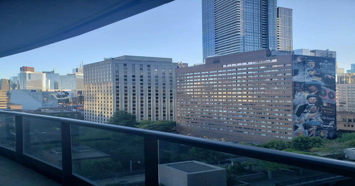 25 Carlton Street Toronto