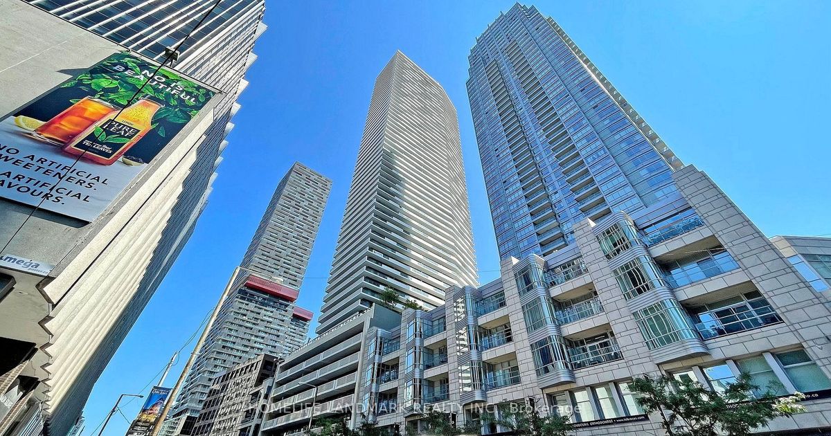 2221 Yonge Street Toronto