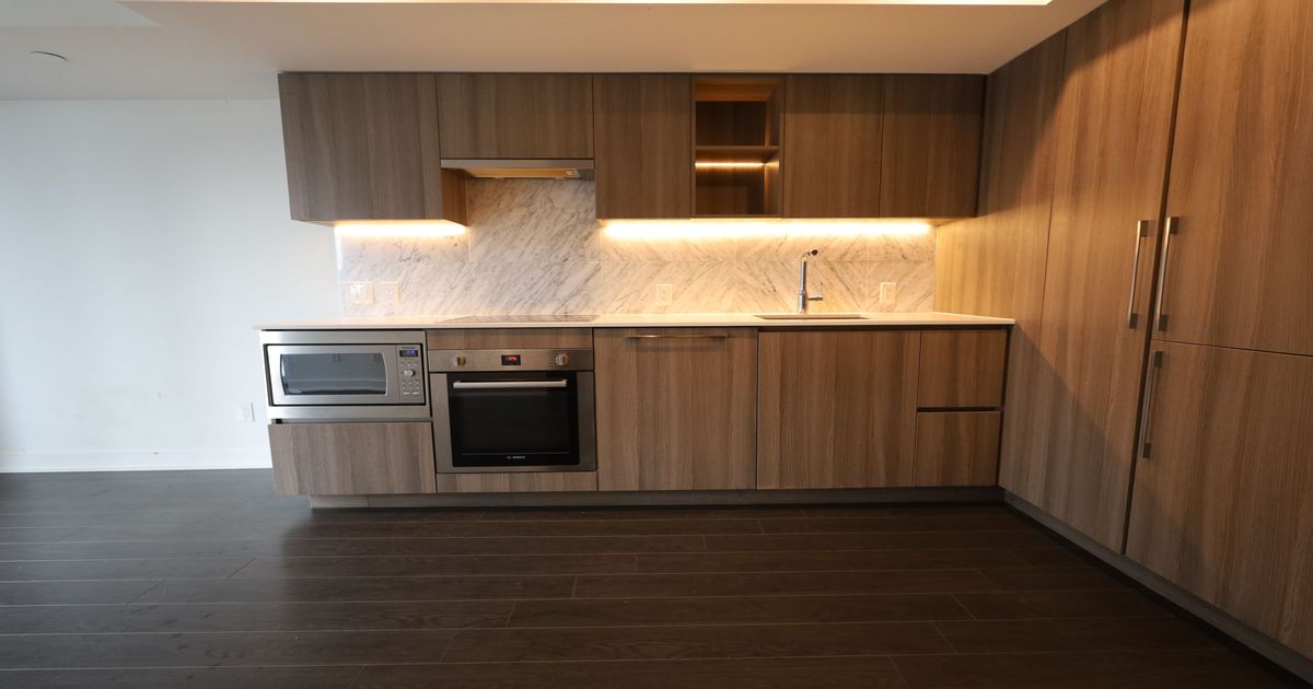 19 Bathurst Street Toronto