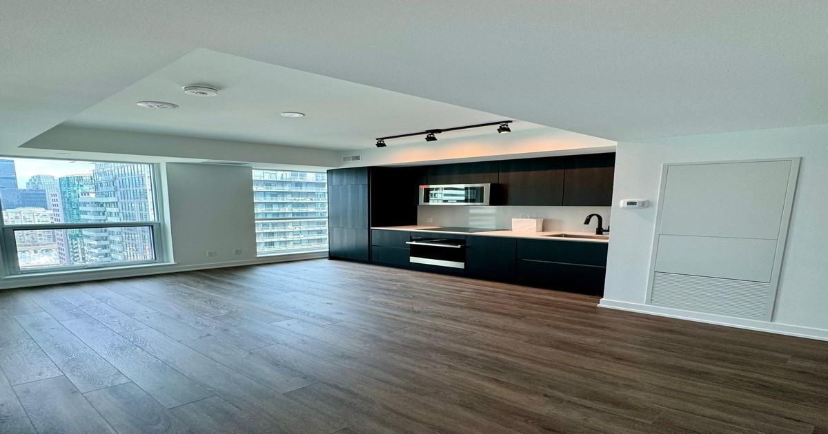 327 King Street W Toronto