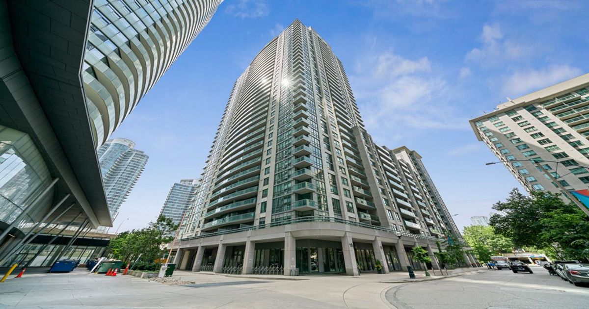 19 Grand Trunk Crescent Toronto