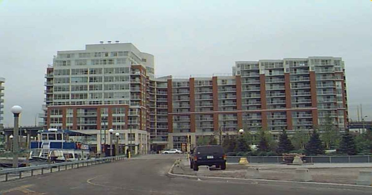 500 QUEENS Quay W Toronto